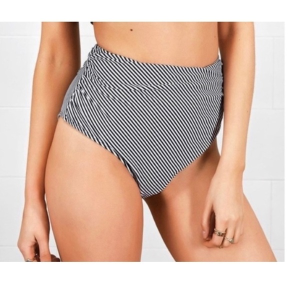 CUPSHE High Waisted Bikini Bottom Stripe Ruched Classic Black White Medium NWT - Picture 2 of 10